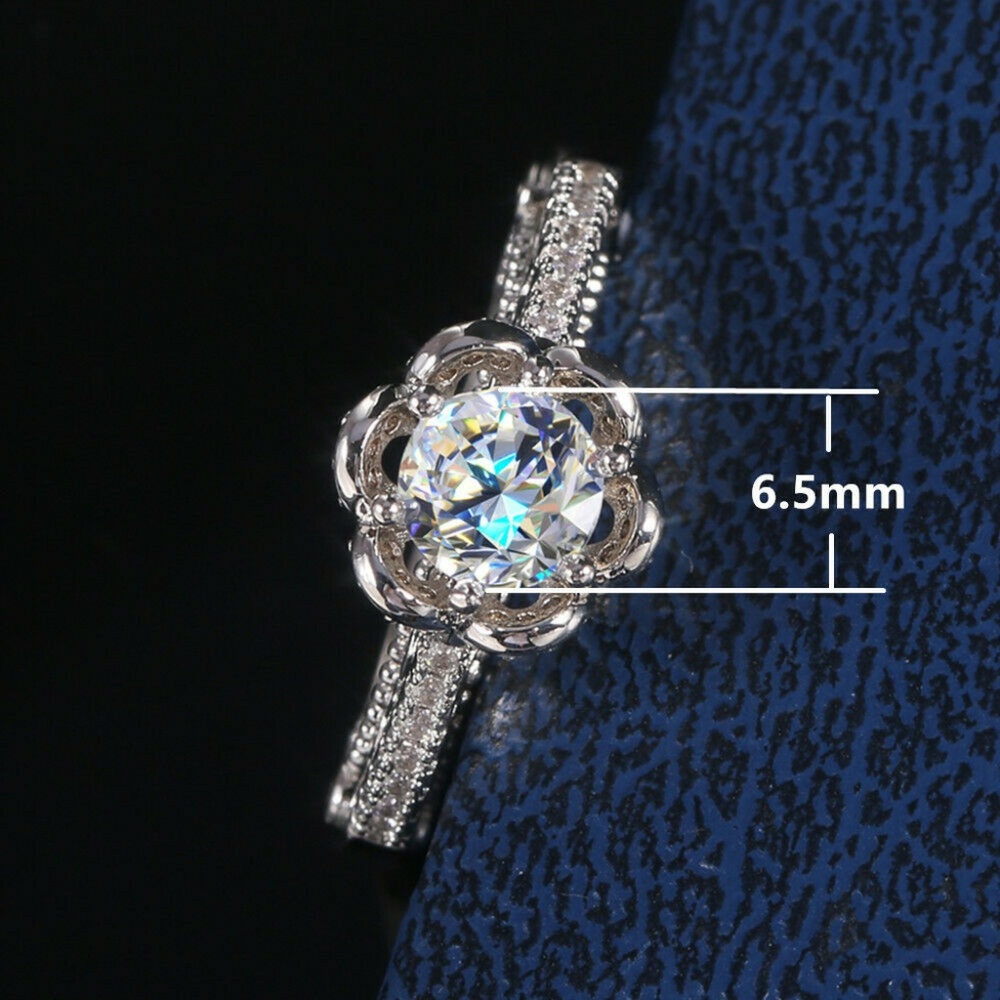 Elegant 925 Silver Round Cut White Sapphire Ring - Picture 4 of 5